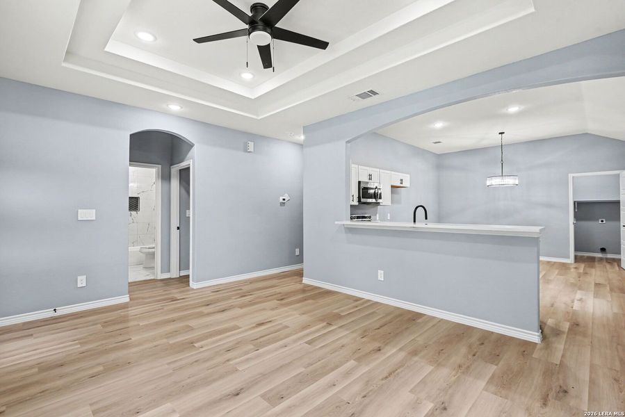 Spacious, unfurnished interior of a new home in , San Antonio (Image 21).