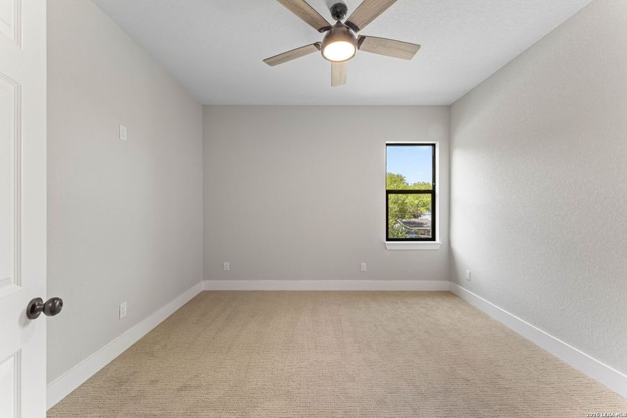 Spacious, unfurnished interior of a new home in , Selma (Image 45).