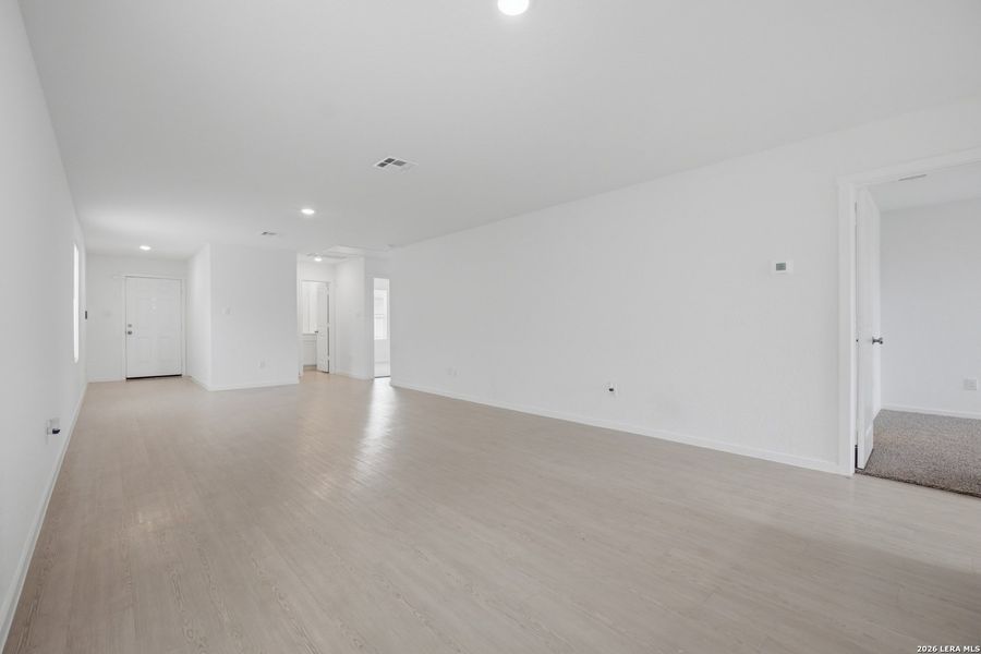 Spacious, unfurnished interior of a new home in Rose Valley, Converse (Image 21).