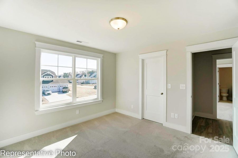 Spacious, unfurnished interior of a new home in Harmony, Harrisburg (Image 35).