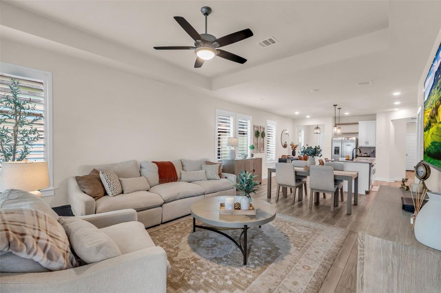 Furnished interior view inside a new home in Westridge Cove 40′, Conroe (Image 11). Furnished interior view inside a new home in Westridge Cove 40′, Conroe (Image 11).