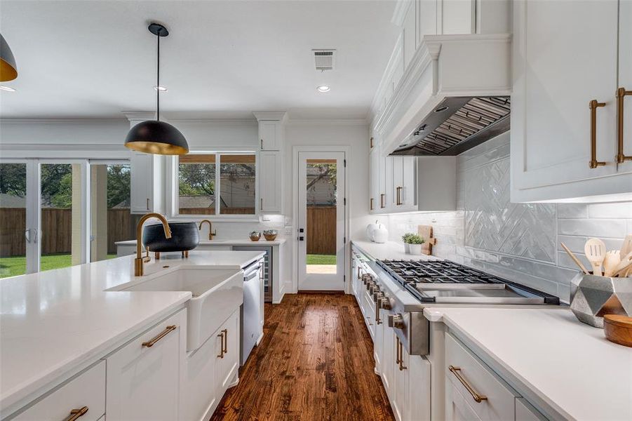 Furnished interior view inside a new home in , Dallas (Image 15).