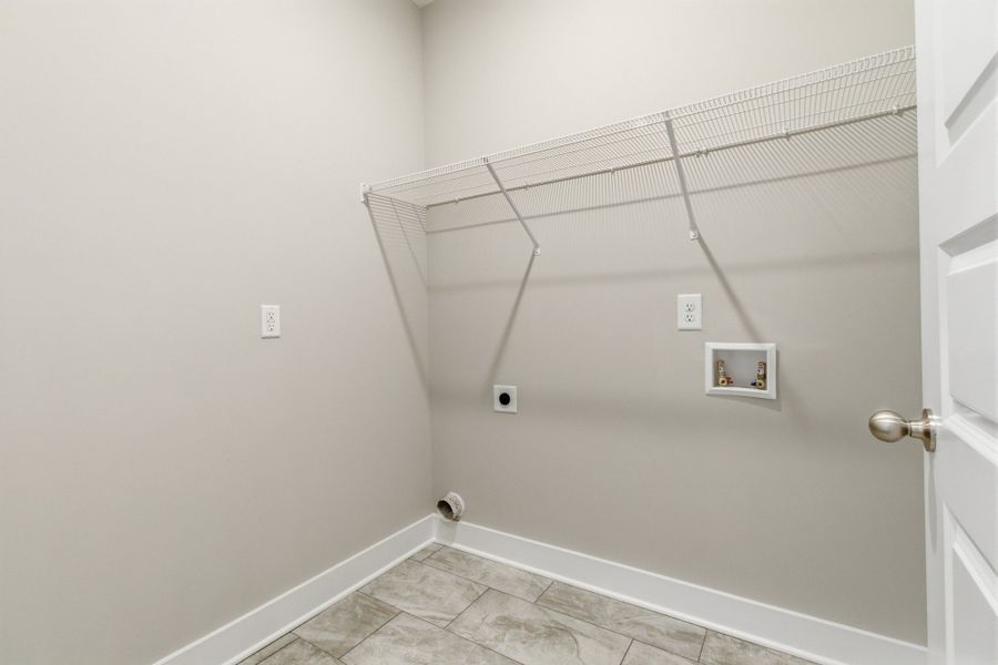 Spacious, unfurnished interior of a new home in Veterans Cove, Murfreesboro (Image 23).