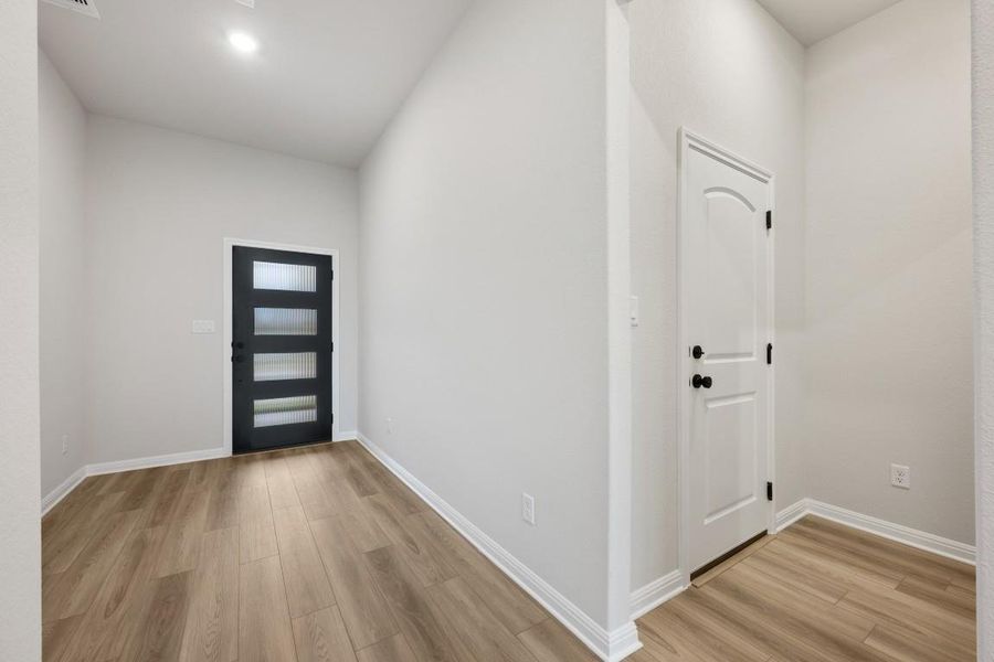 Representative images and renderings are for illustrative purposes. Actual structural options and design finishes of home may vary. Representative images and renderings are for illustrative purposes. Actual structural options and design finishes of home may vary.