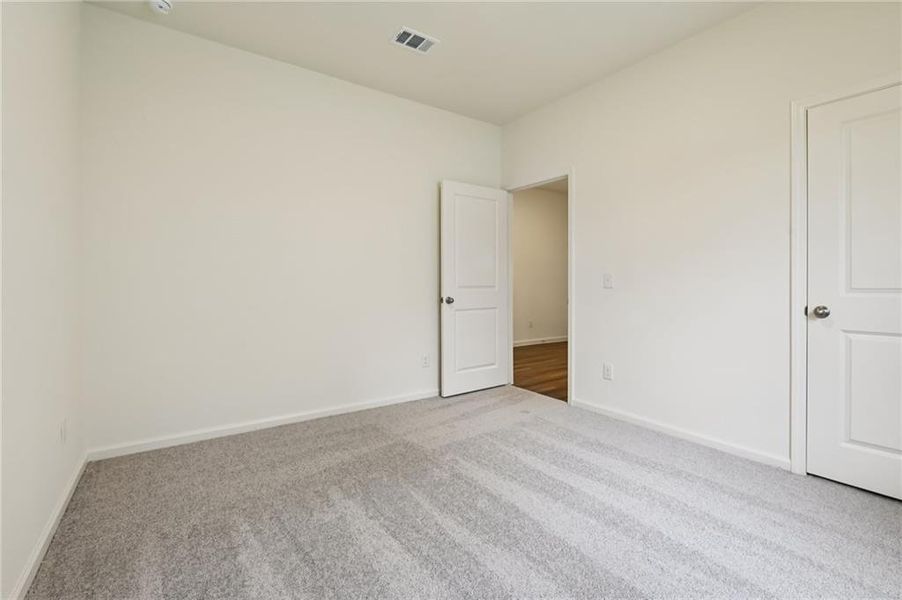 Spacious, unfurnished interior of a new home in Crescent Pointe, Carrollton (Image 22).