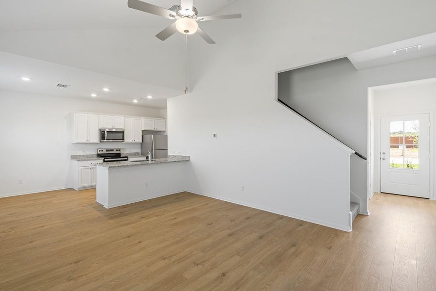 Spacious, unfurnished interior of a new home in Cypress Trails at Bauer Landing, Hockley (Image 6).