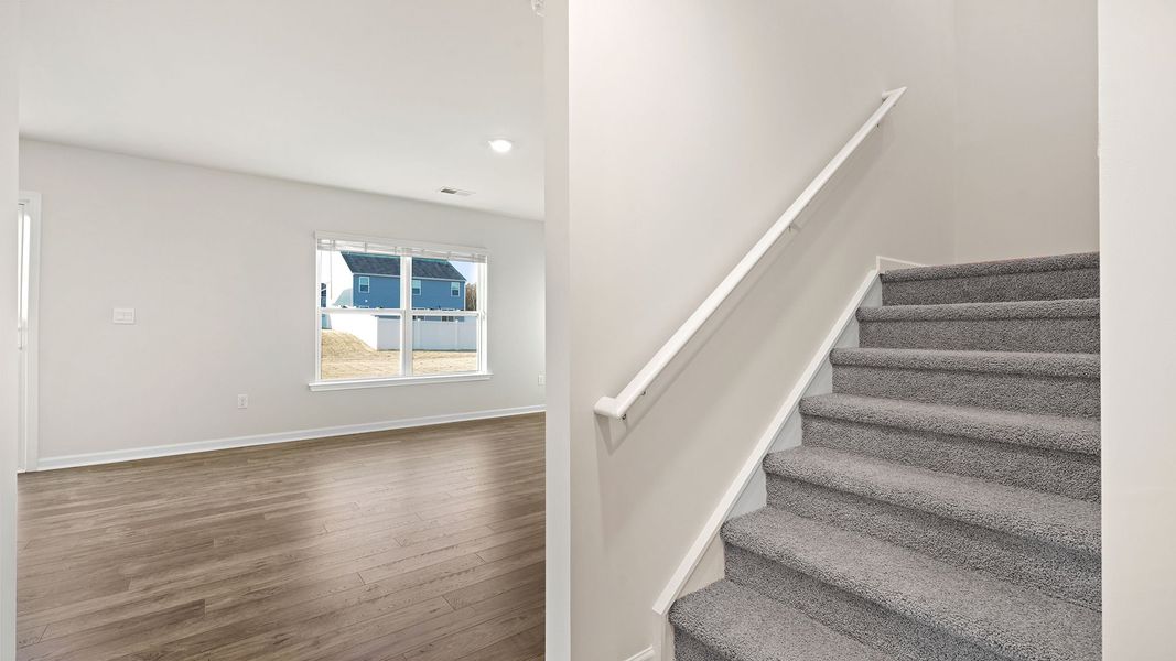 Spacious, unfurnished interior of a new home in Cedar Gap, Fountain Inn (Image 20).