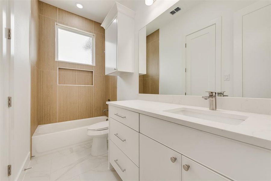 Furnished interior view inside a new home in , Dallas (Image 17). Furnished interior view inside a new home in , Dallas (Image 17).