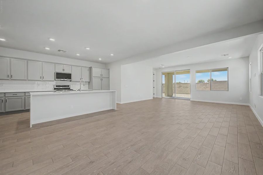 Spacious, unfurnished interior of a new home in Avanti at Granite Vista, Waddell (Image 16). Spacious, unfurnished interior of a new home in Avanti at Granite Vista, Waddell (Image 16).
