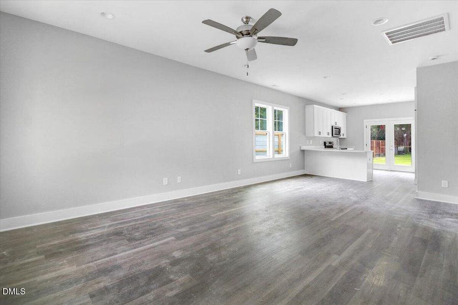 21-601 West Main St-21 21-601 West Main St-21