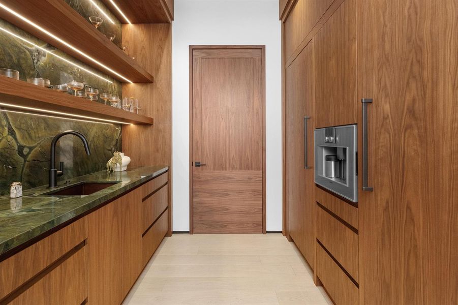 31 - Butler's Pantry