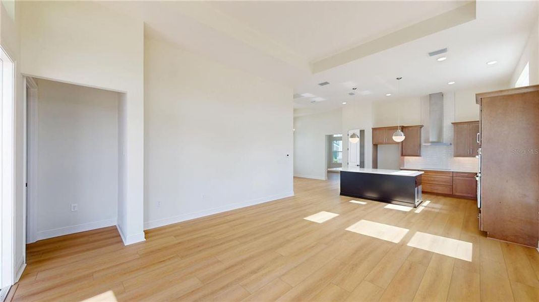 Spacious, unfurnished interior of a new home in Persimmon Park, Wesley Chapel (Image 9).