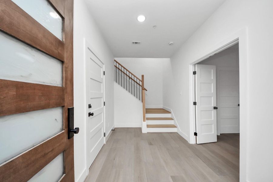 Spacious, unfurnished interior of a new home in , Houston (Image 28).