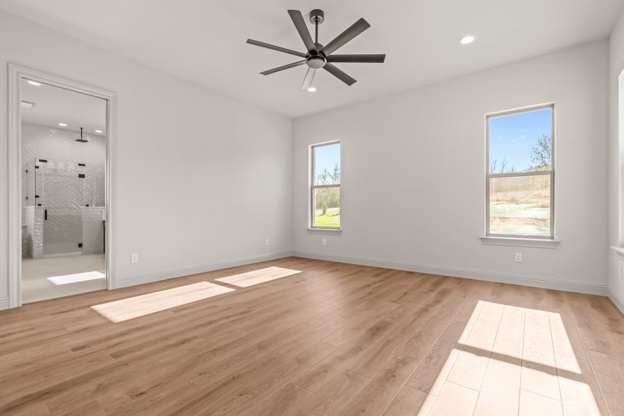 Spacious, unfurnished interior of a new home in Parker Meadows, Weatherford (Image 32).