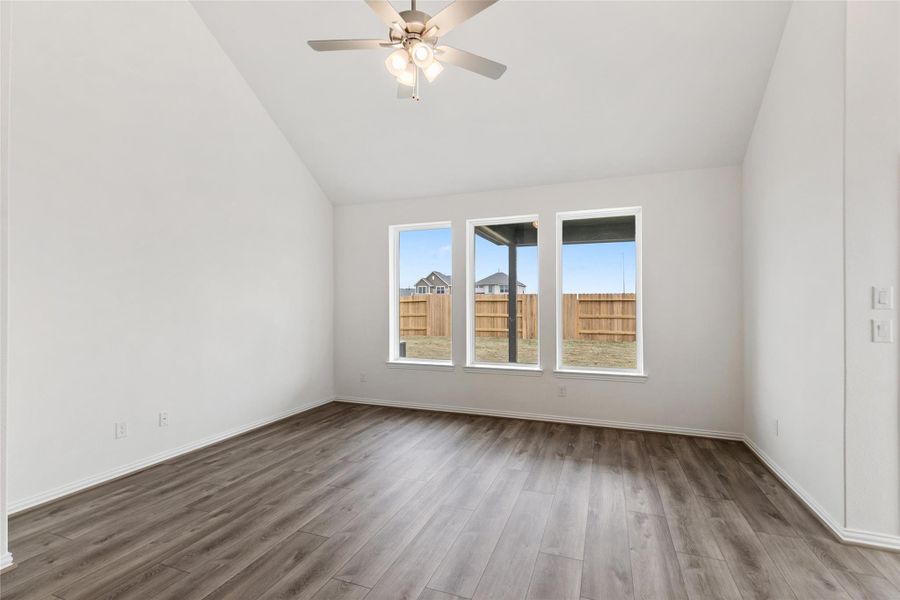 Spacious, unfurnished interior of a new home in Aldeana, Bonney (Image 27).