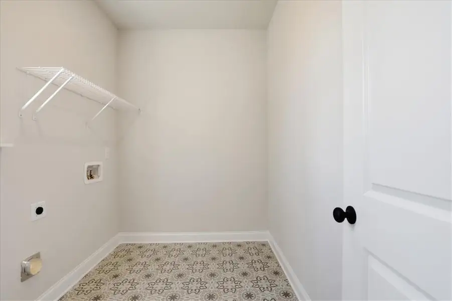 Spacious, unfurnished interior of a new home in Bradley Gin, Monroe (Image 24).