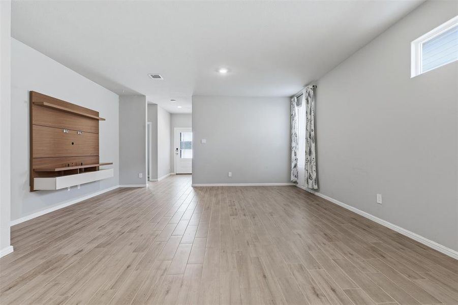 Spacious, unfurnished interior of a new home in The Overlook, Fort Worth (Image 27).