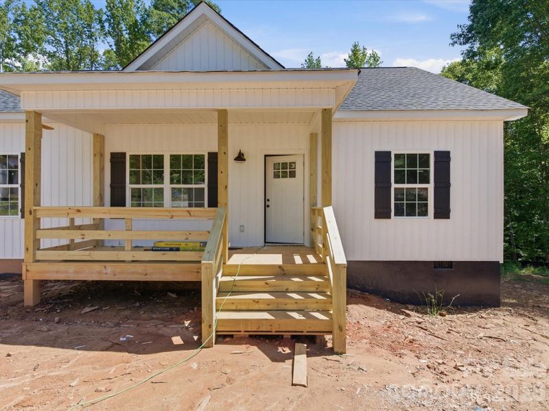 Exterior details and patio area of a home in , Clover (Image 9).