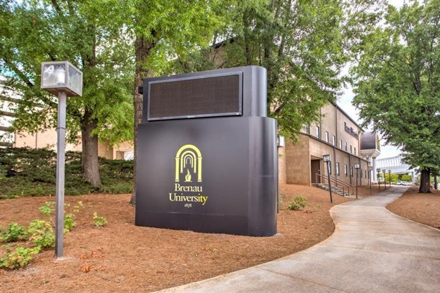 Image 32 of a home in White Post on Lake Lanier.