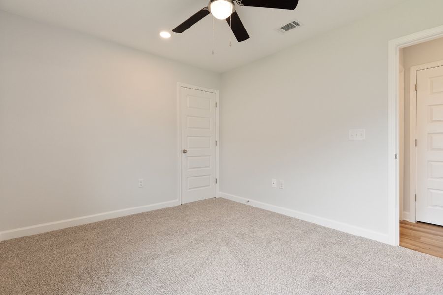 Spacious, unfurnished interior of a new home in Barton's Bend, Crestview (Image 39). Spacious, unfurnished interior of a new home in Barton's Bend, Crestview (Image 39).