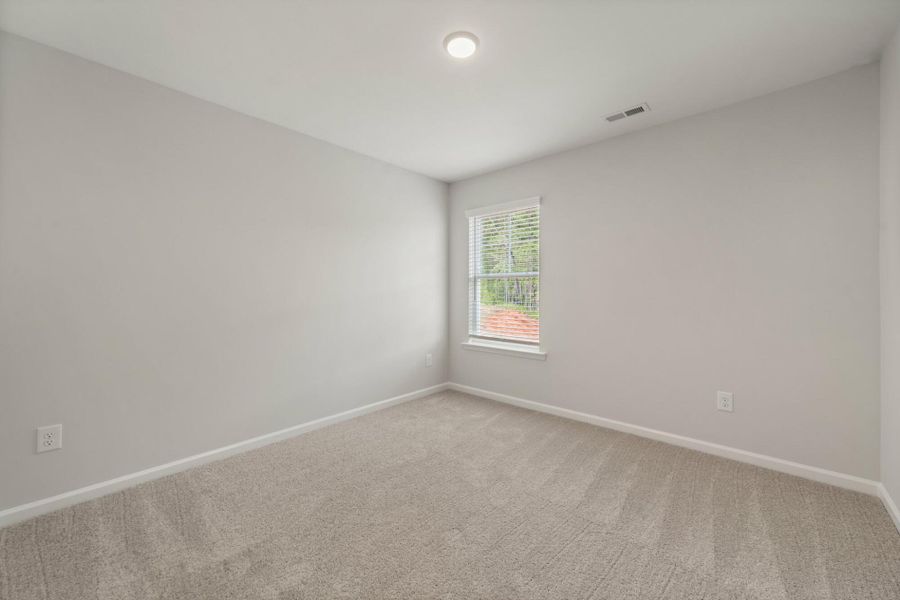 Spacious, unfurnished interior of a new home in Chandler Ridge, McLeansville (Image 25).