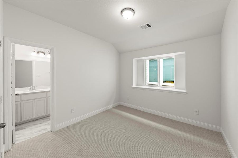 Spacious, unfurnished interior of a new home in Creekview Meadows, Pilot Point (Image 14).