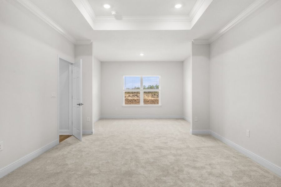 Spacious, unfurnished interior of a new home in Lake Merial, Panama City (Image 14).