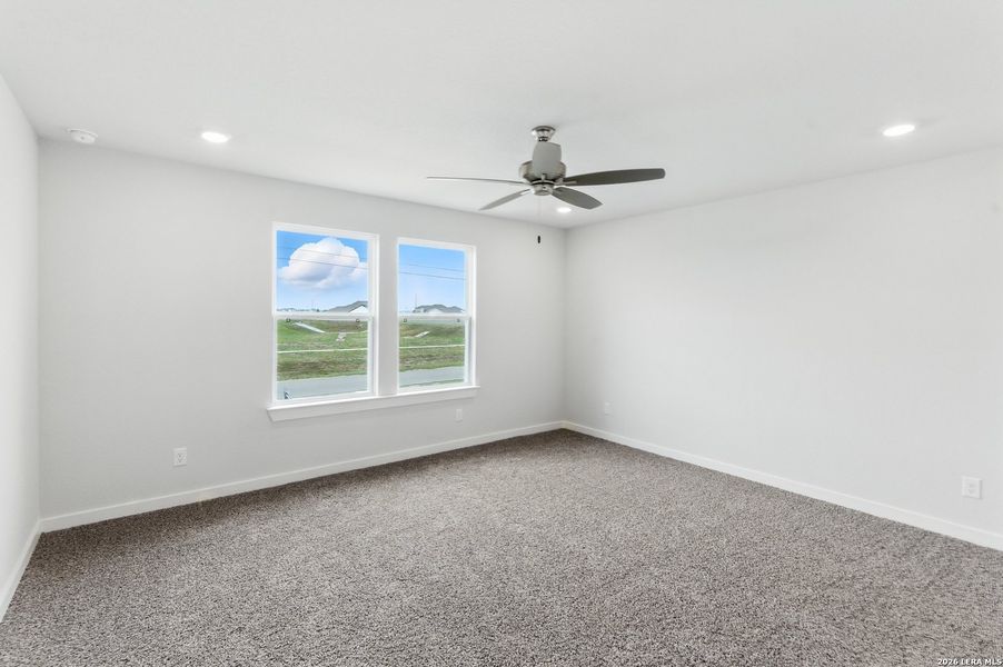 Spacious, unfurnished interior of a new home in Weltner Farms 50’s, New Braunfels (Image 22).