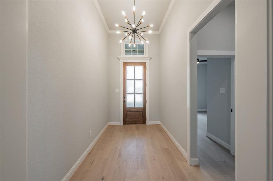 Light & bright open floor plan