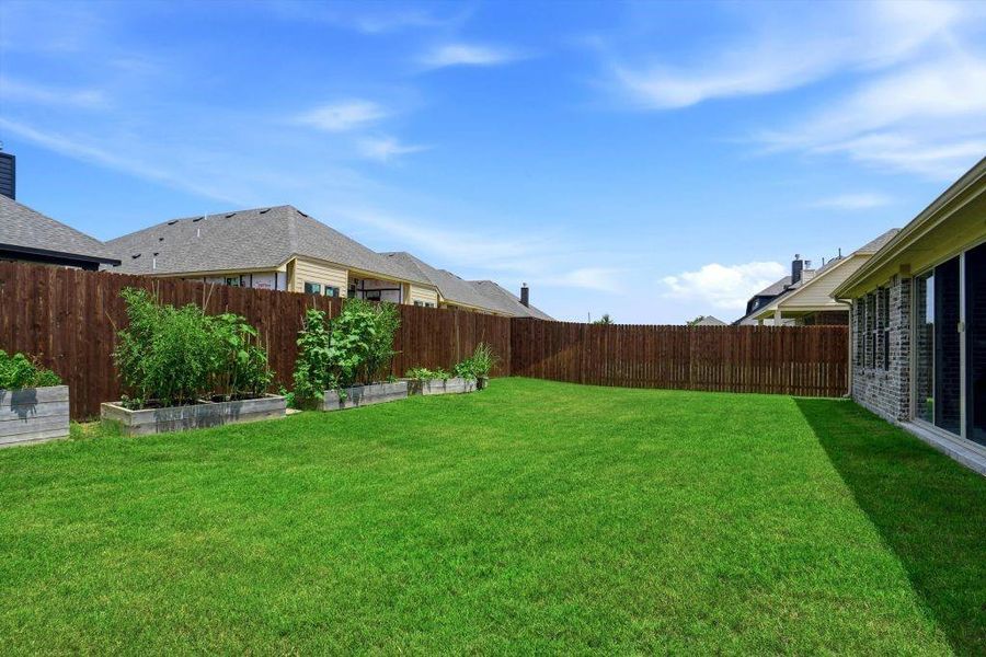 Exterior details and patio area of a home in Star Ranch, Godley (Image 23).