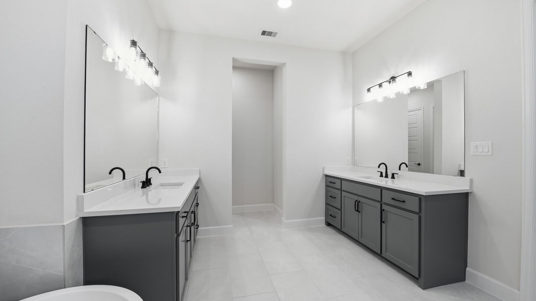 Furnished interior view inside a new home in Terraces, Rockwall (Image 15).