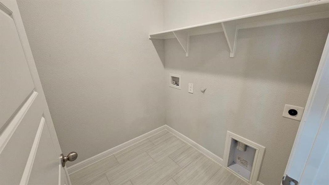 Spacious, unfurnished interior of a new home in Monarch at the Meadows, Ponder (Image 12).