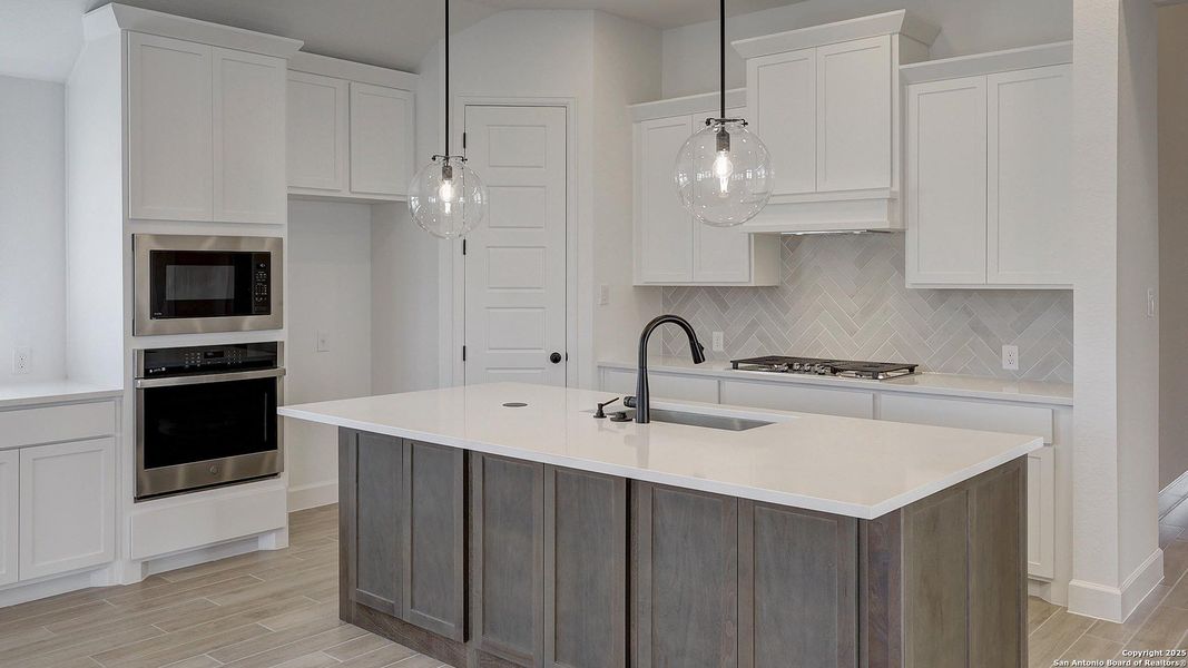Furnished interior view inside a new home in Esperanza 50', Boerne (Image 12).