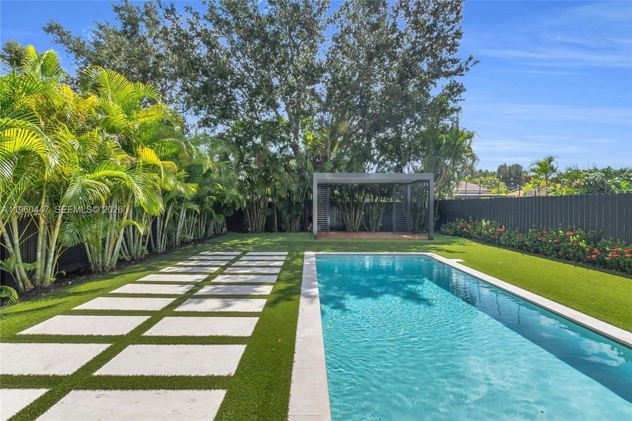 Community amenities in , Miami (Image 39).