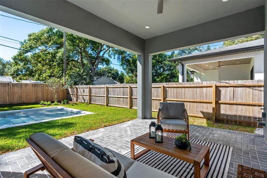 Exterior details and patio area of a home in College Park, Orlando (Image 26).