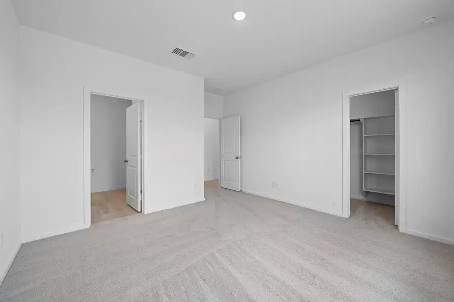 Spacious, unfurnished interior of a new home in Stokesbury, Waller (Image 11). Spacious, unfurnished interior of a new home in Stokesbury, Waller (Image 11).