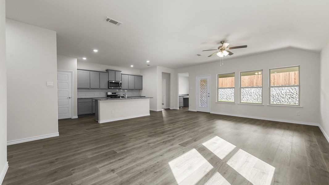 Spacious, unfurnished interior of a new home in Trailstone, Caddo Mills (Image 8). Spacious, unfurnished interior of a new home in Trailstone, Caddo Mills (Image 8).