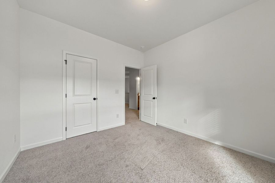 Spacious, unfurnished interior of a new home in Wilson Meadows, Clarksville (Image 20).