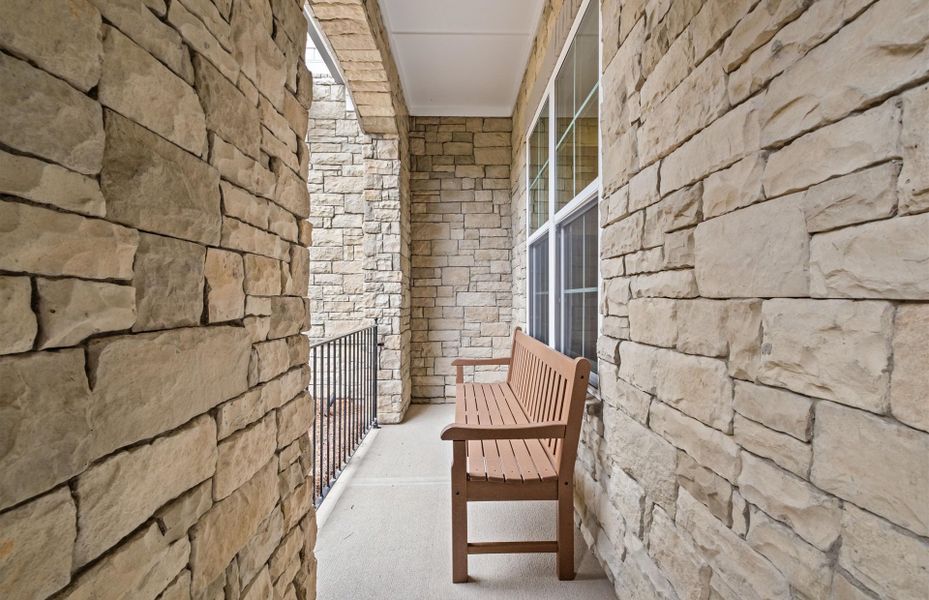 Representative exterior details of a home built from the Stonegate by Pulte Homes in The Retreat at Carolina Ridge, Harrisburg (Image 34).