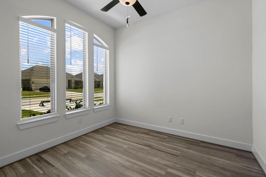 Spacious, unfurnished interior of a new home in Coastal Point, League City (Image 7).