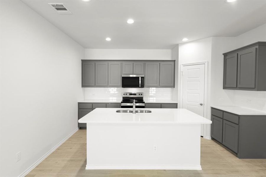 06. 1711 Teton - Kitchen