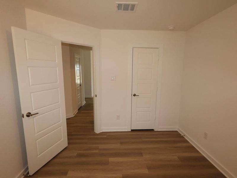 Spacious, unfurnished interior of a new home in Summerview, Fulshear (Image 7). Spacious, unfurnished interior of a new home in Summerview, Fulshear (Image 7).