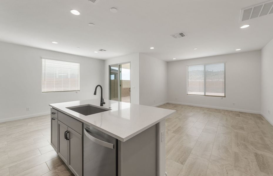 Furnished interior view inside a new home in Sun City Anthem at Merrill Ranch, Florence (Image 7).