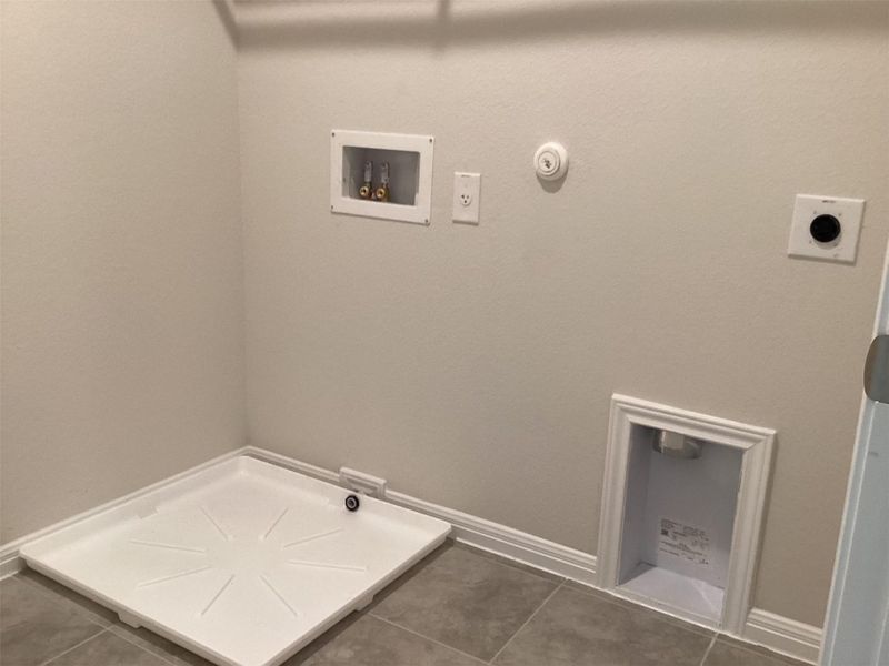 Spacious, unfurnished interior of a new home in Lariat, Liberty Hill (Image 15).