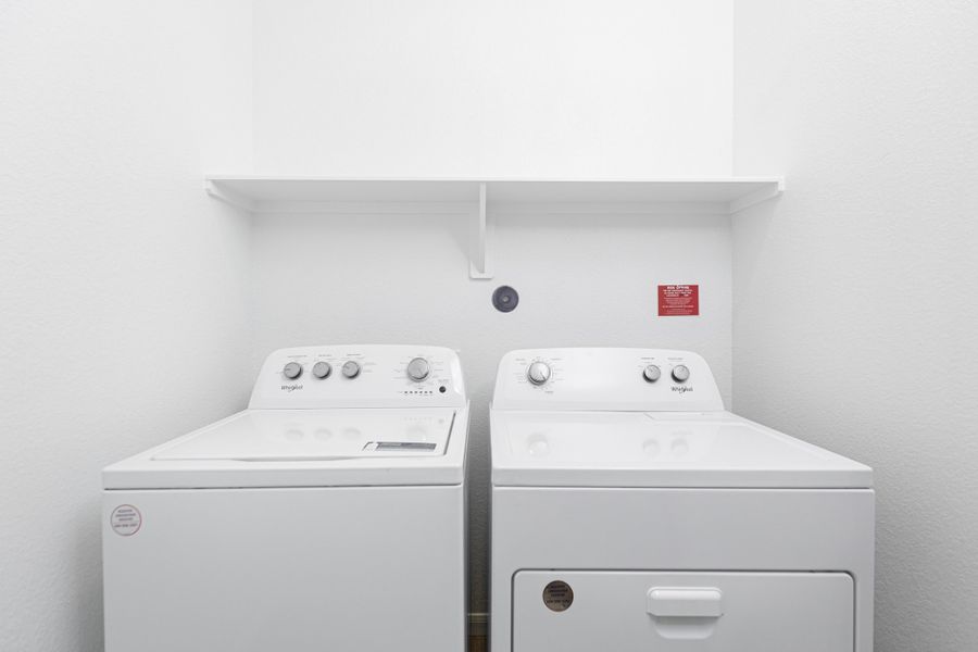 Representative interior finishes for a home built from the Austin by Beazer Homes in Laurel Landing: Founders Collection, Alvin (Image 16). Representative interior finishes for a home built from the Austin by Beazer Homes in Laurel Landing: Founders Collection, Alvin (Image 16).