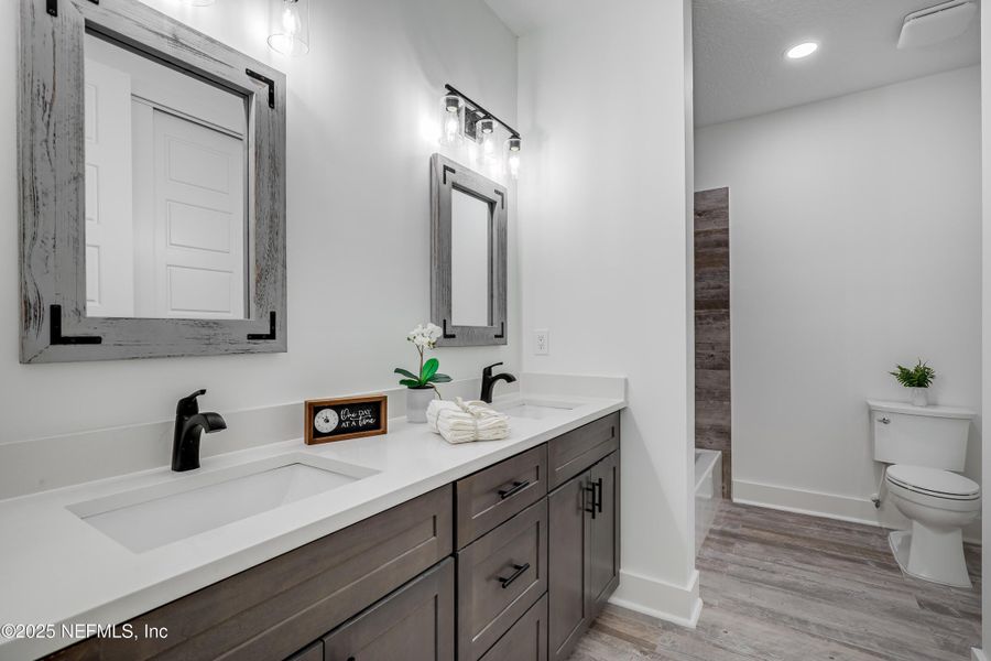 Furnished interior view inside a new home in , Jacksonville (Image 34).