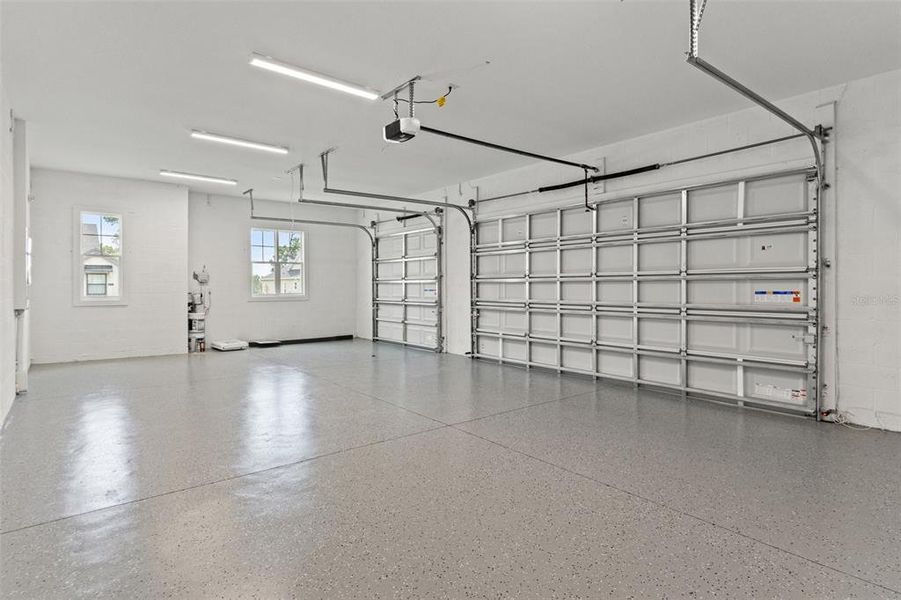 Spacious, unfurnished interior of a new home in Southern Hills Plantation, Brooksville (Image 35).