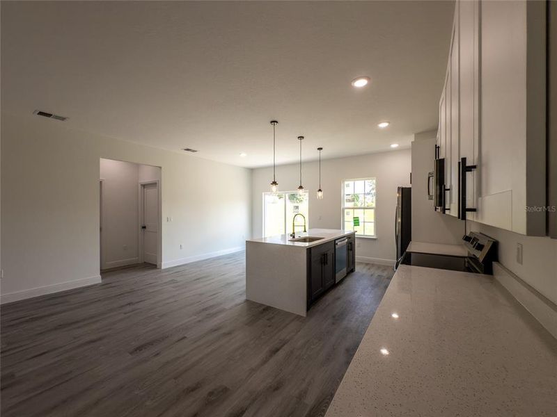 Spacious, unfurnished interior of a new home in , Ocala (Image 24).