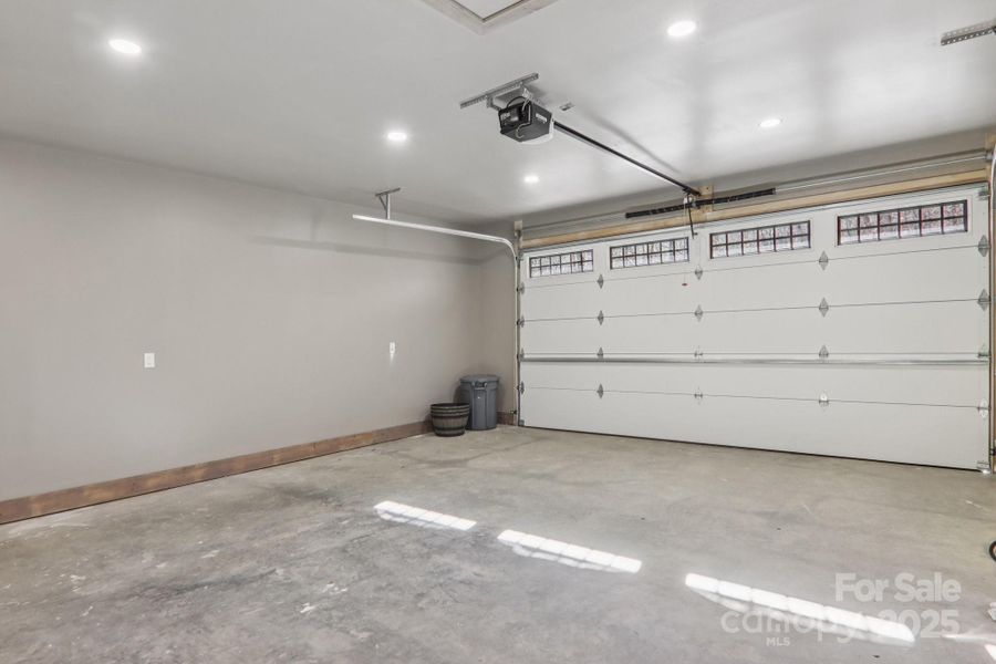 Spacious, unfurnished interior of a new home in , Maggie Valley (Image 21).