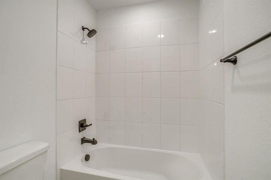 Close-up of interior finishes inside a home in Talon Hills, Fort Worth (Image 14).